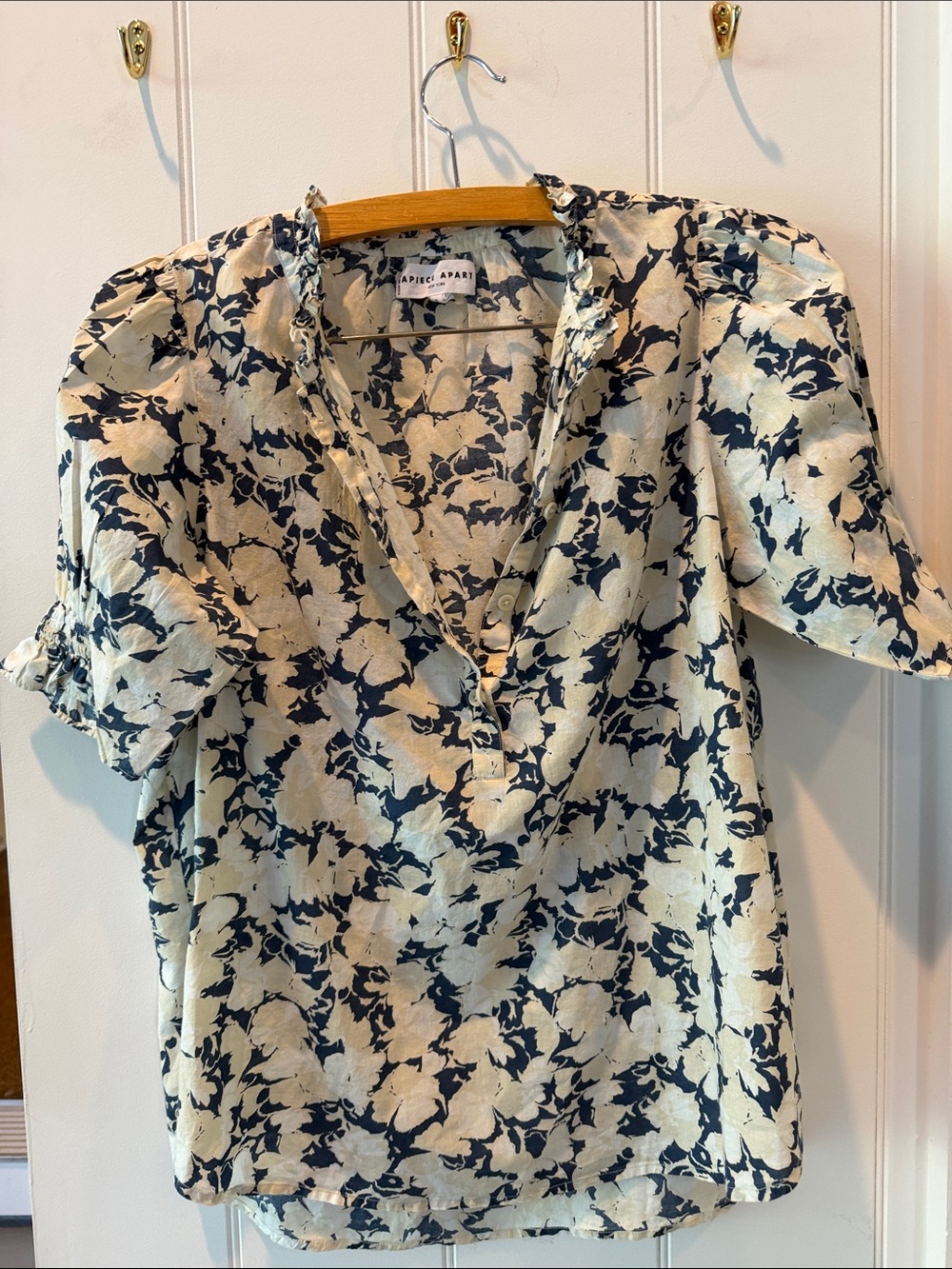 Rixo Navy Floral V-Neck Puff Sleeve Blouse